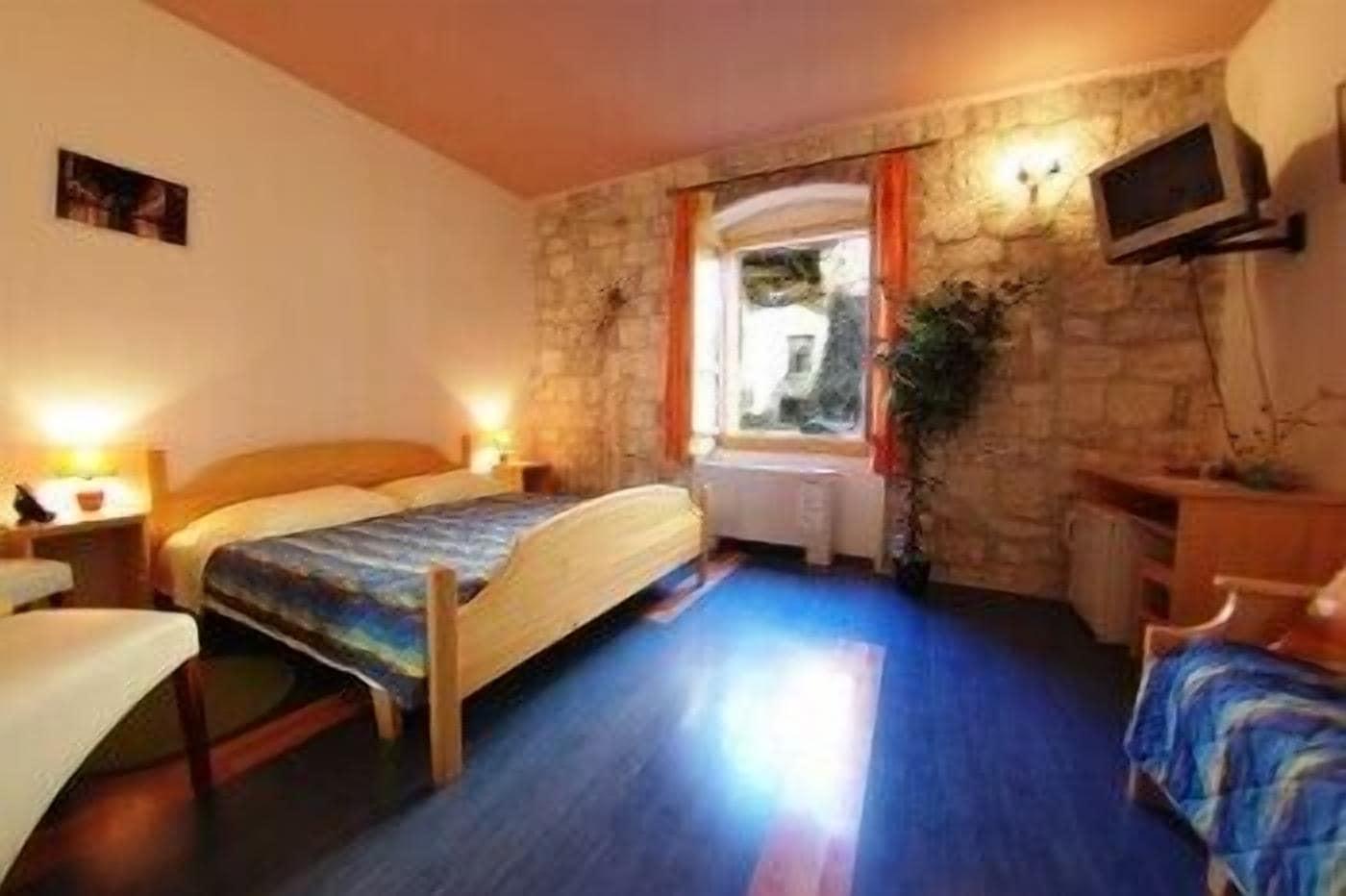 Heritage Hotel Tragos Trogir Exterior foto