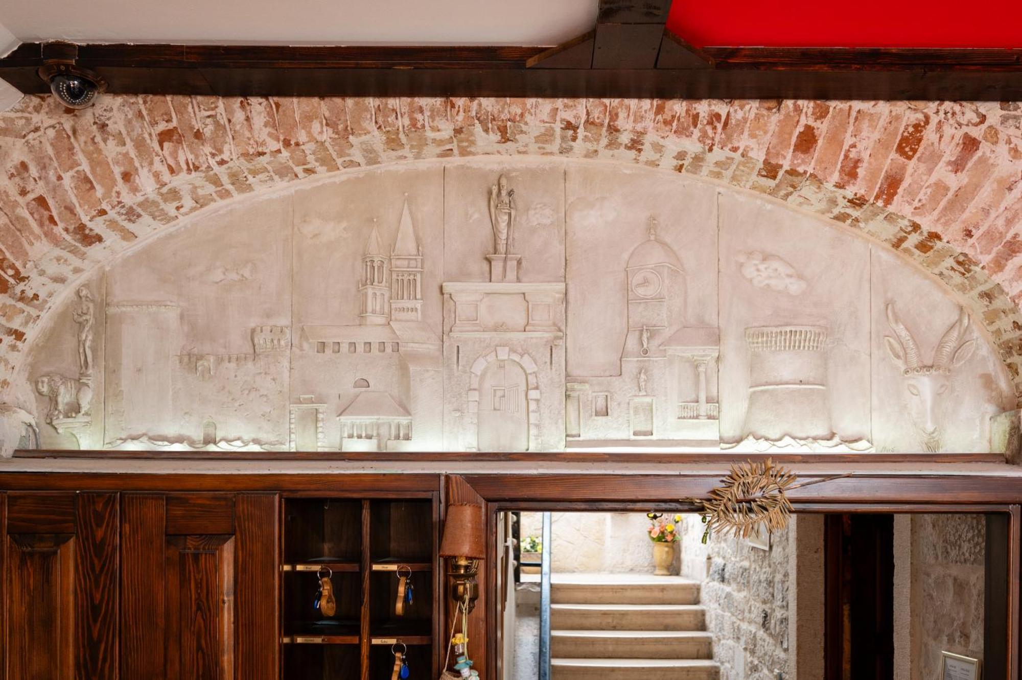 Heritage Hotel Tragos Trogir Exterior foto