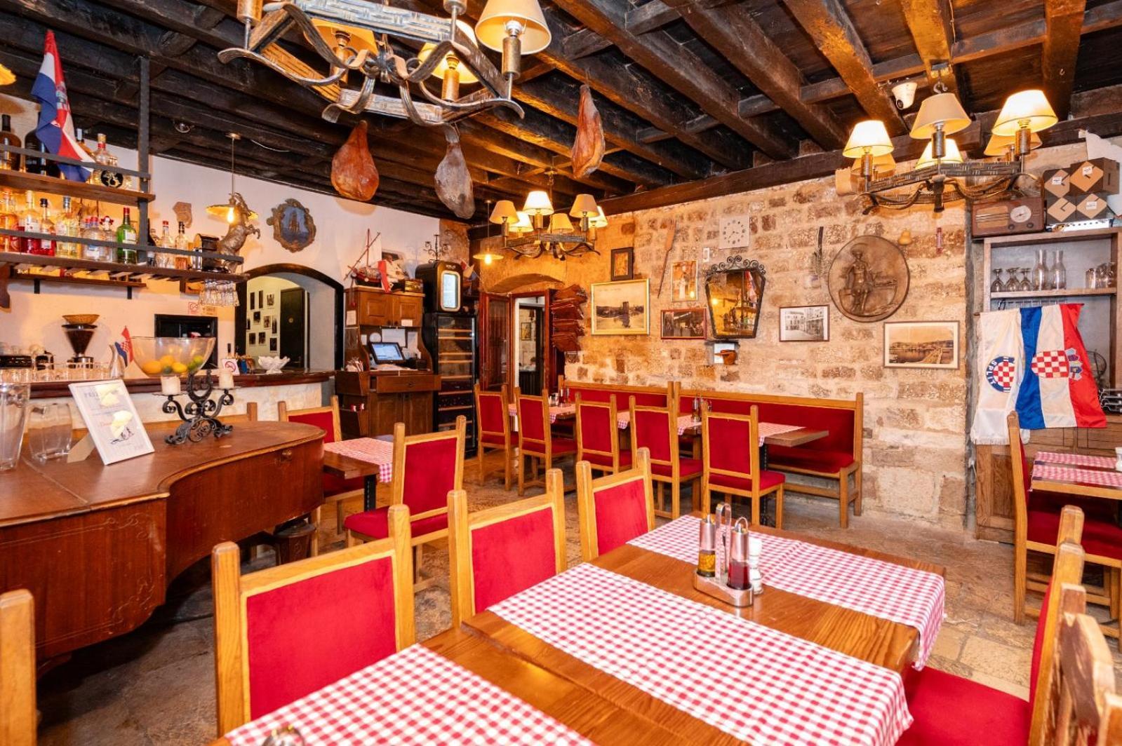 Heritage Hotel Tragos Trogir Exterior foto