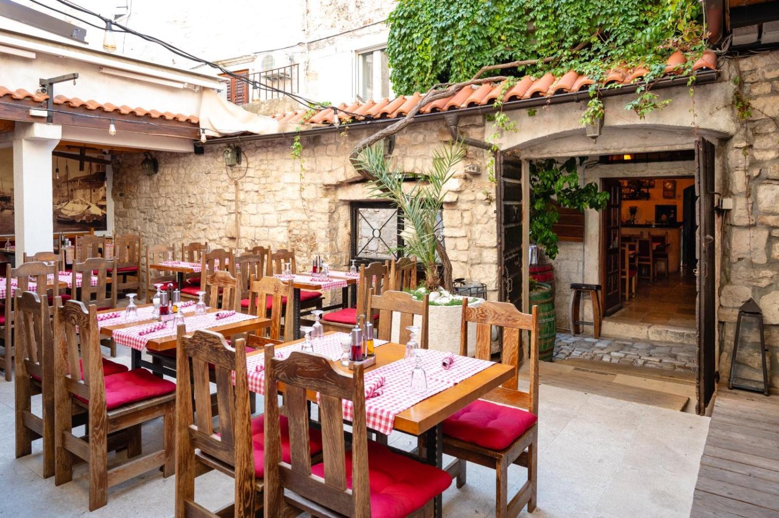 Heritage Hotel Tragos Trogir Exterior foto